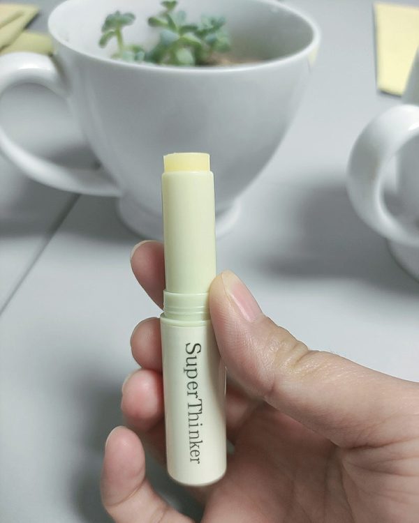 SuperThinker lip balm, deeply nourishing plant-based vegan lipstick, suitable for dry, chapped and chapped lips For Sale